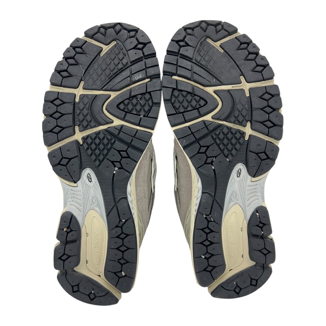 250 뉴발란스 1906R 차콜 그레이 본 상품이미지6