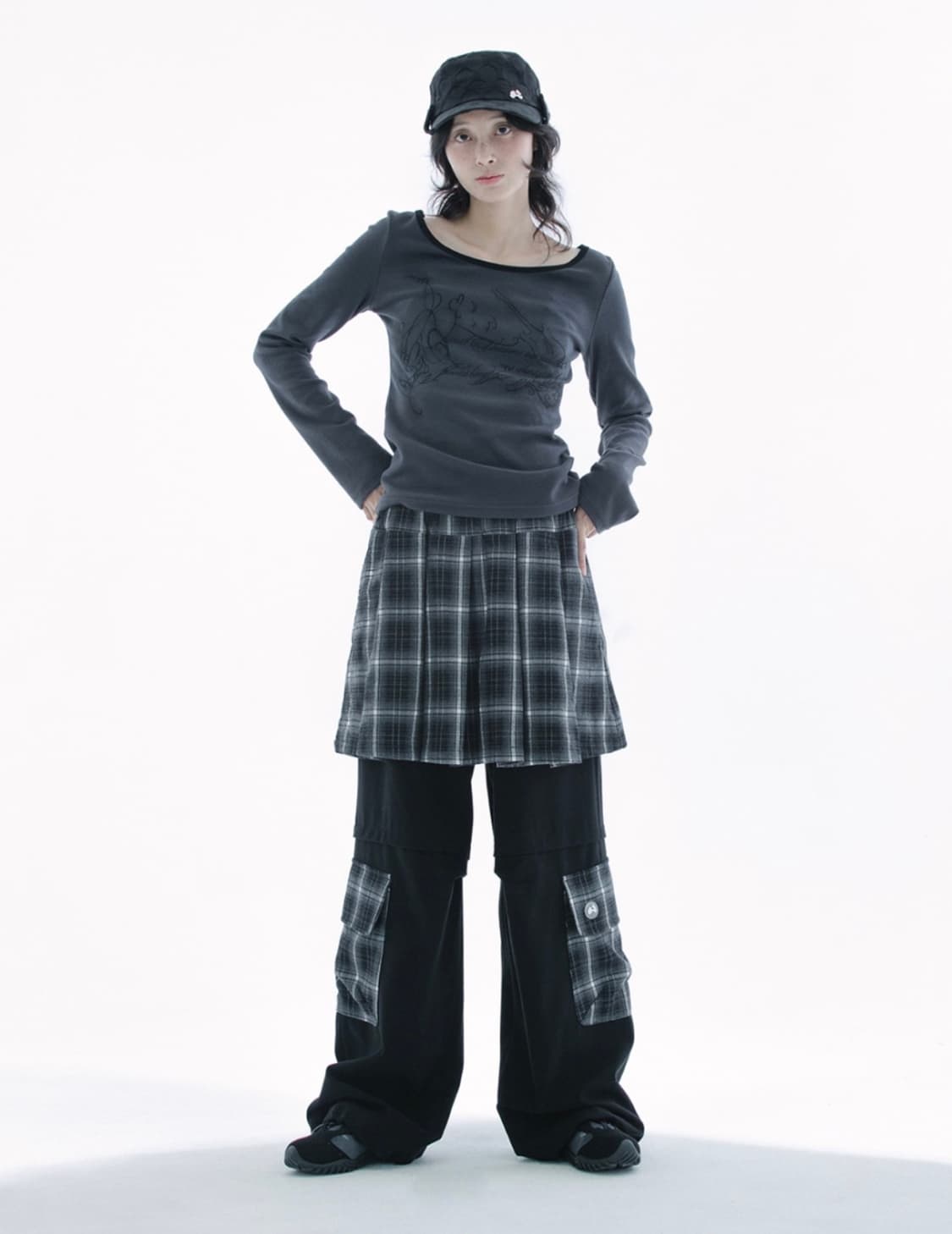 허그유어스킨 체크 스커트 레이어드 카고팬츠 블랙 상품이미지2