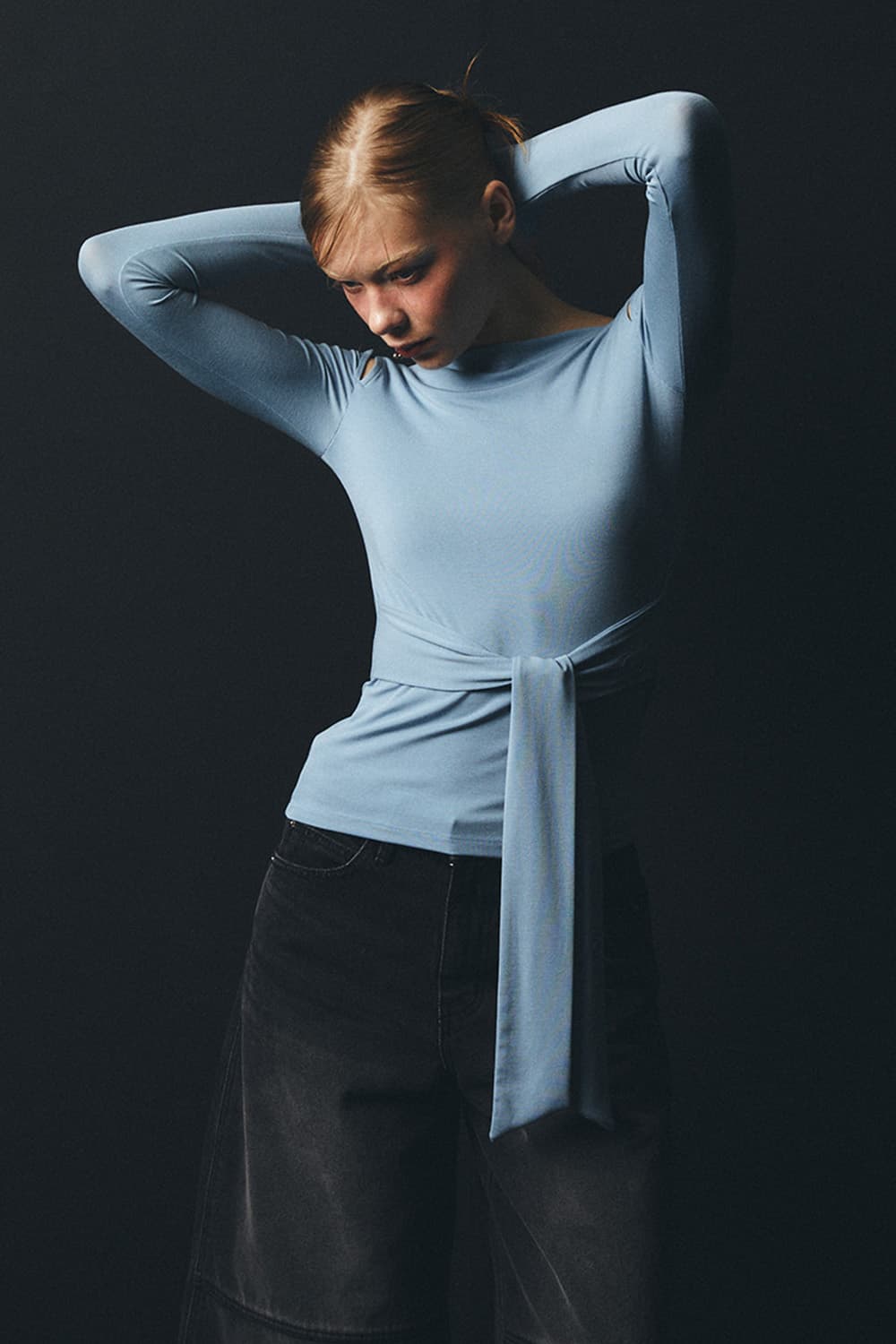 하프데빌어스 벨티드 컷 아웃 티셔츠
새상품 상품이미지4