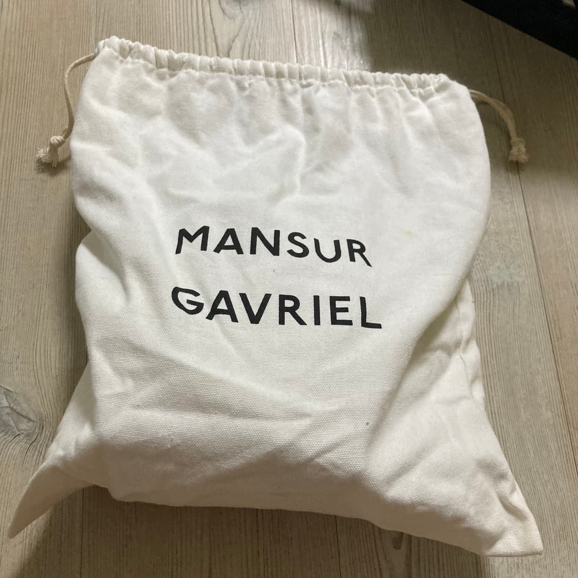 만수르가브리엘 미니 버킷백 상품이미지2
