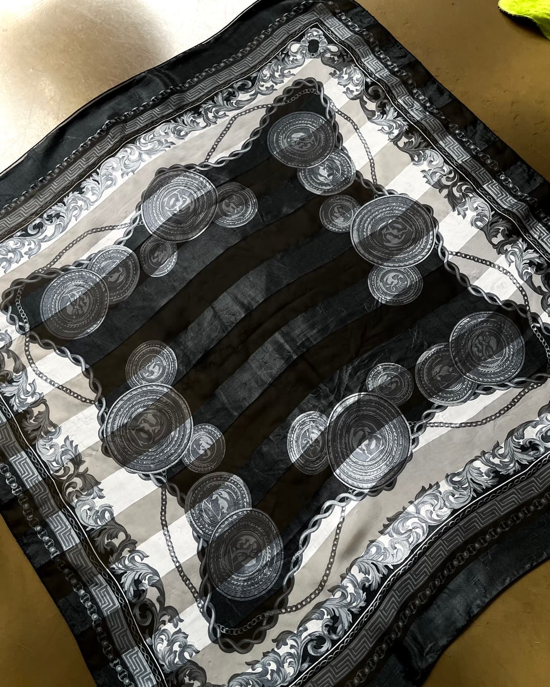 80-90s JPN Vintage Antique Pattern Scarf 상품이미지8