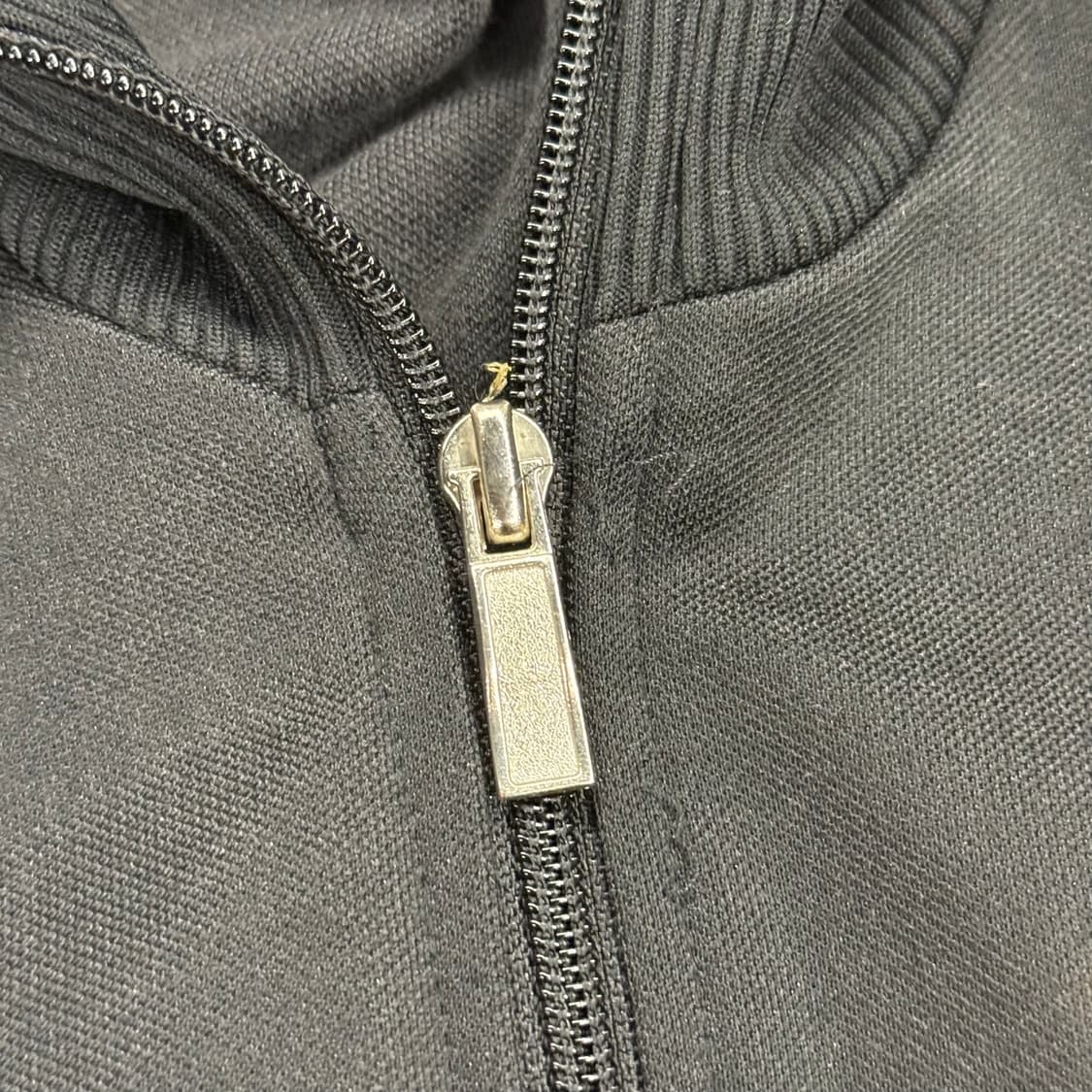 비비안웨스트우드 블랙 그레이 스트라이프 브이넥 가디건  상품이미지7