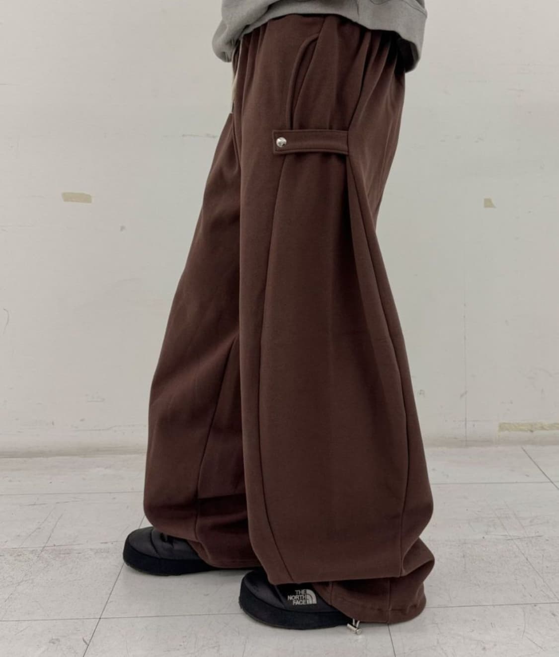사이드 버튼 와이드 코튼 팬츠 브라운 상품이미지1