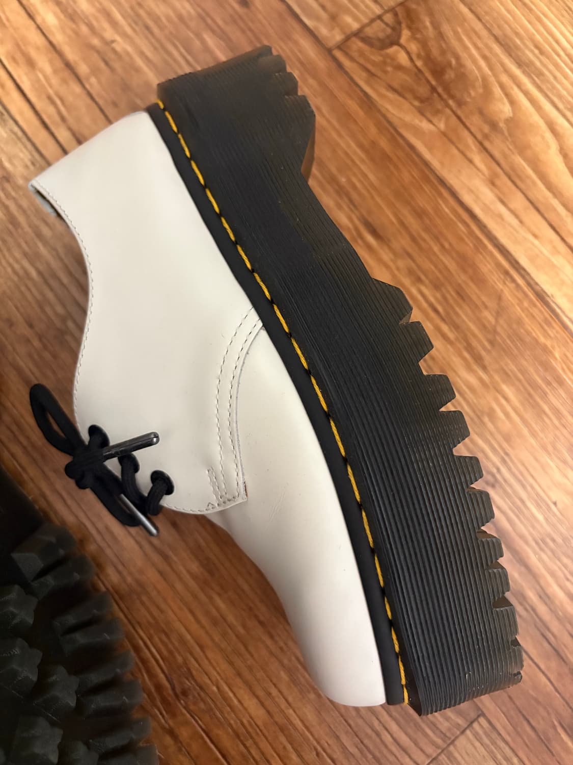 닥터마틴1461 쿼드 스무스 화이트 상품이미지6