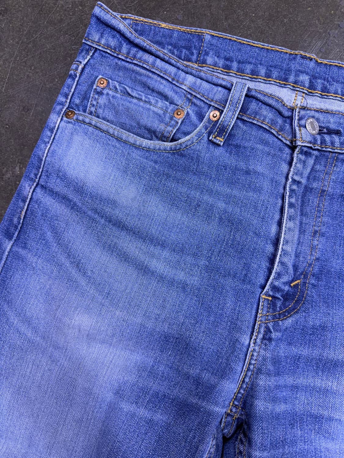 리바이스 510 슬림 스트레이트핏 중청 워싱 데님팬츠 32 상품이미지4