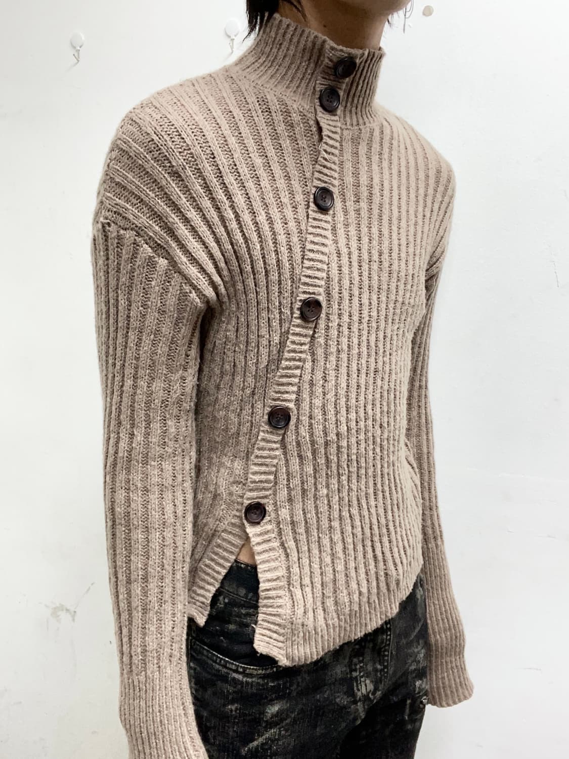 diagonal Button Detail Knit Sleeve 상품이미지2