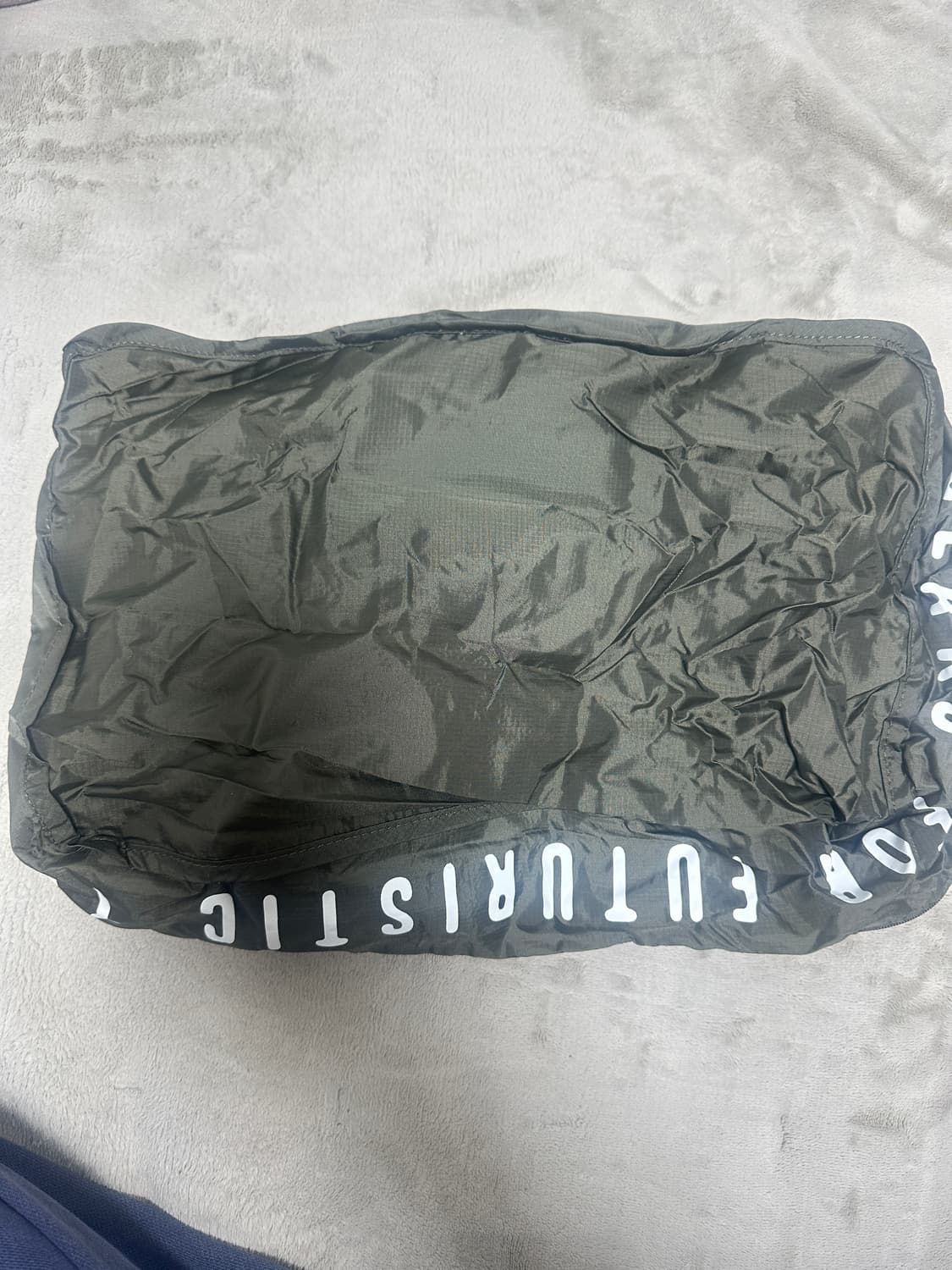 휴먼메이드 거싯 케이스 미디엄 사이즈 올리브드랍 상품이미지3