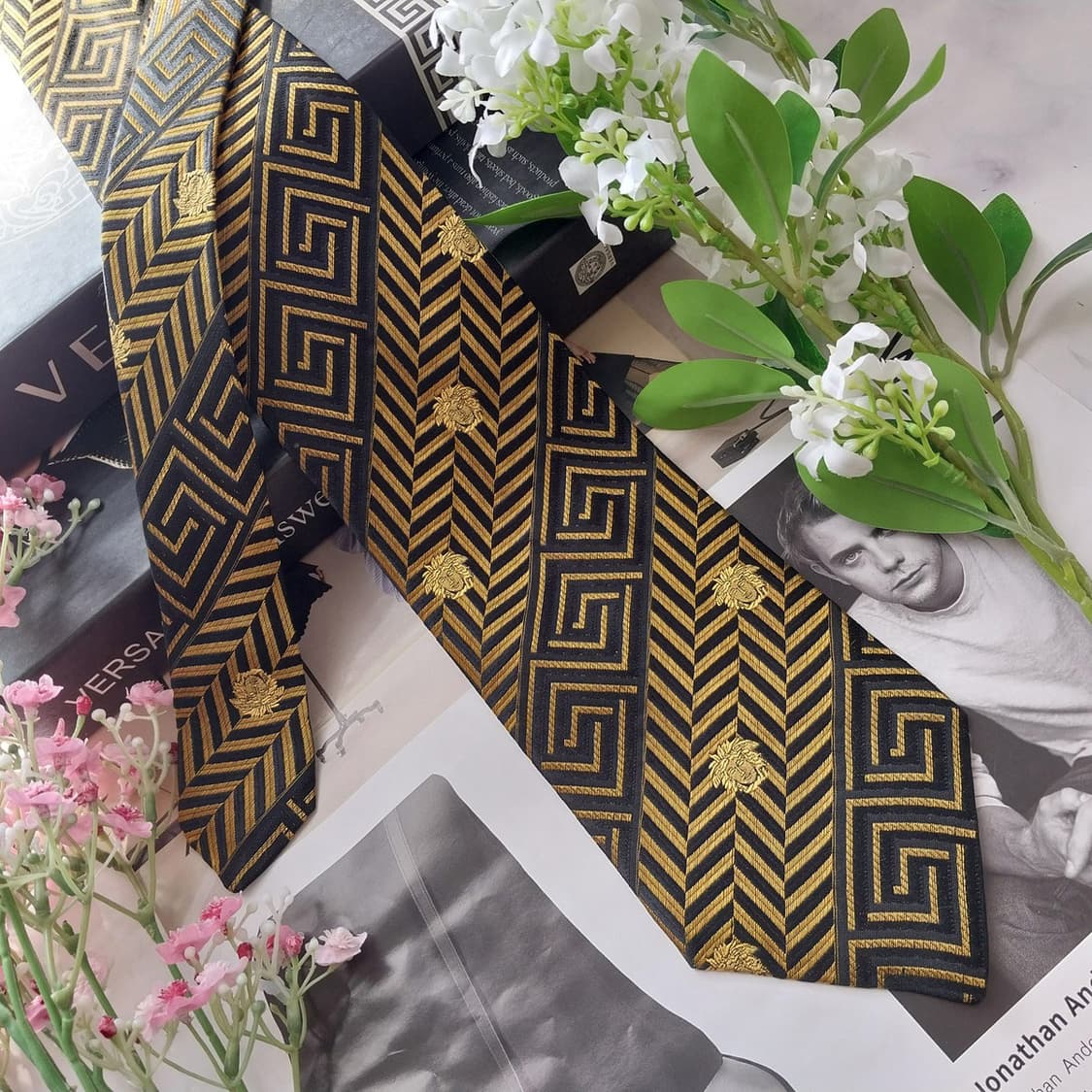 베르사체 실크 메두사&그릭 키 넥타이 9.5cm A+~A등급 K1894
 상품이미지3