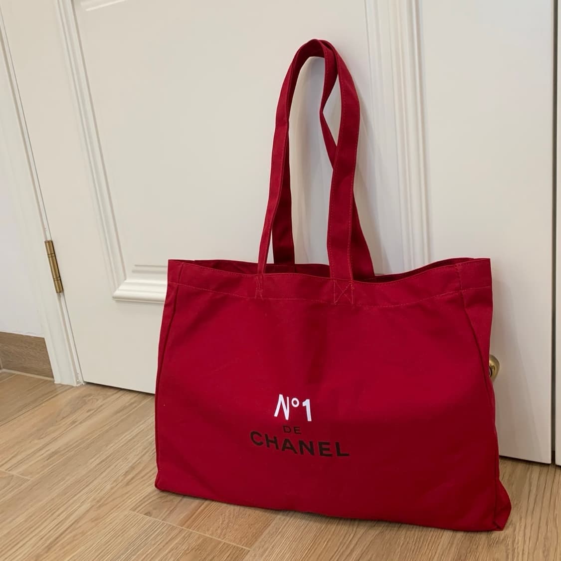샤넬뷰티 NO.1 드샤넬 레드 에코백 상품이미지5