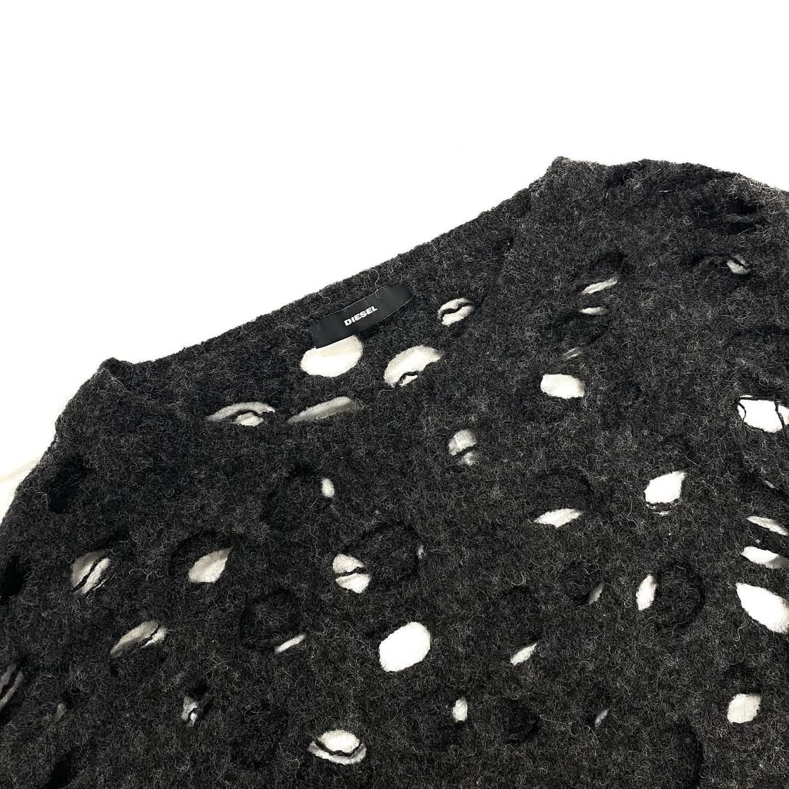 디젤 펀칭 디테일 그런지 니트 스웨터 상품이미지5