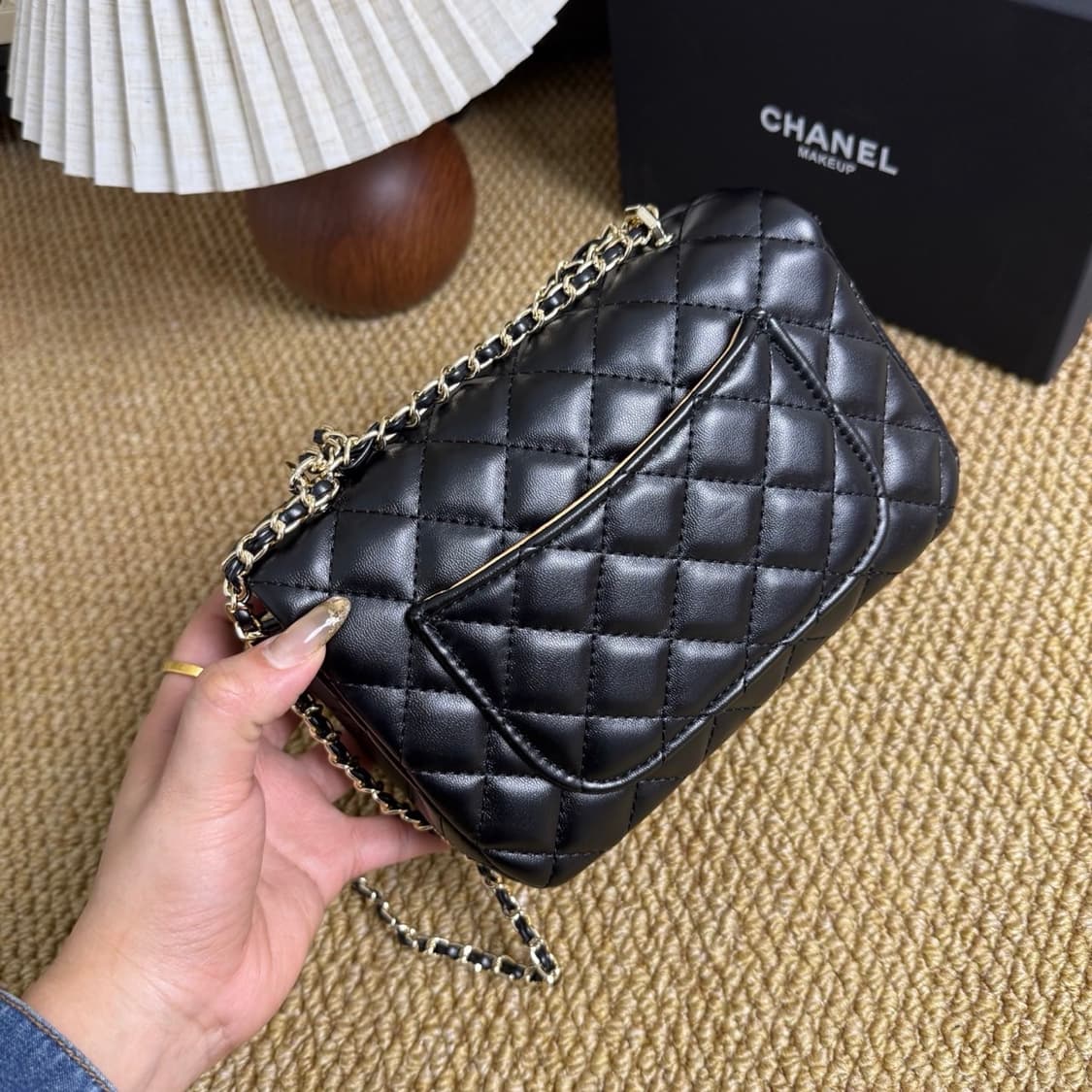 샤넬VIP 리미티드 에디션 기프트 래더 하트쉐입 크로스백 상품이미지6