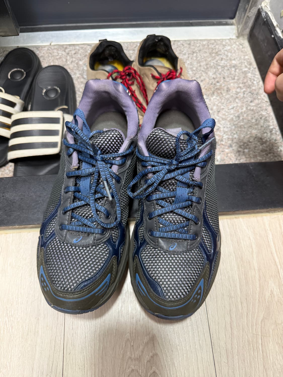 Asics UB4-S Gel-1130 Graphite Grey 상품이미지4