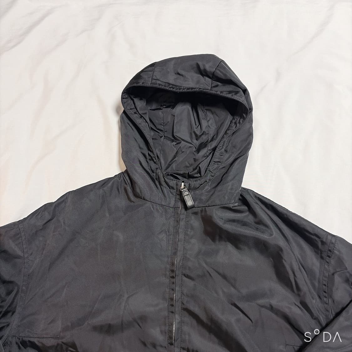 프라다 폴리 후드 자켓 블랙 상품이미지3