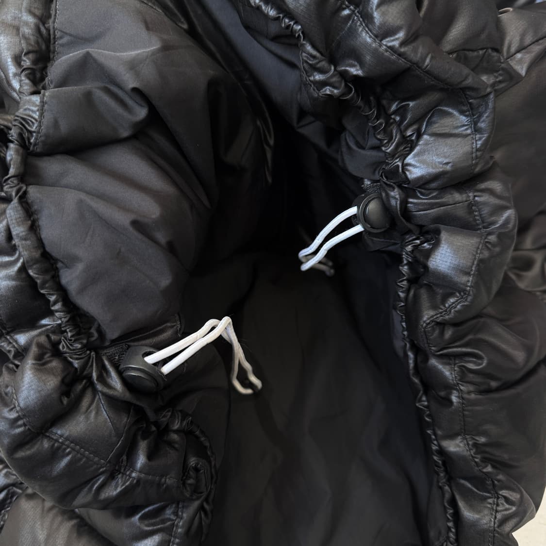 캘빈클라인 유광 패딩  상품이미지5