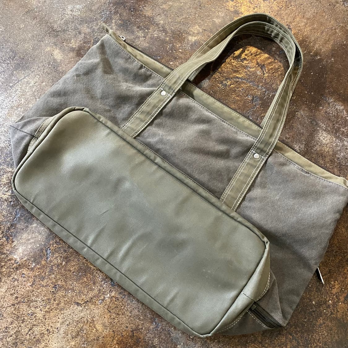 꼼데가르송 카키색 캔버스 토트백 상품이미지4