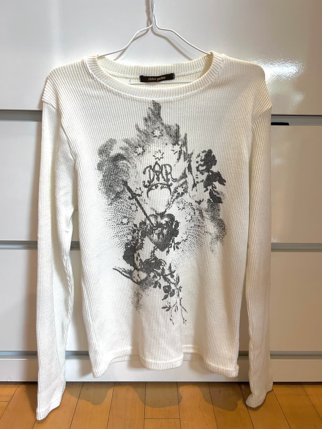 화이트 프린팅 롱슬리브 상품이미지1