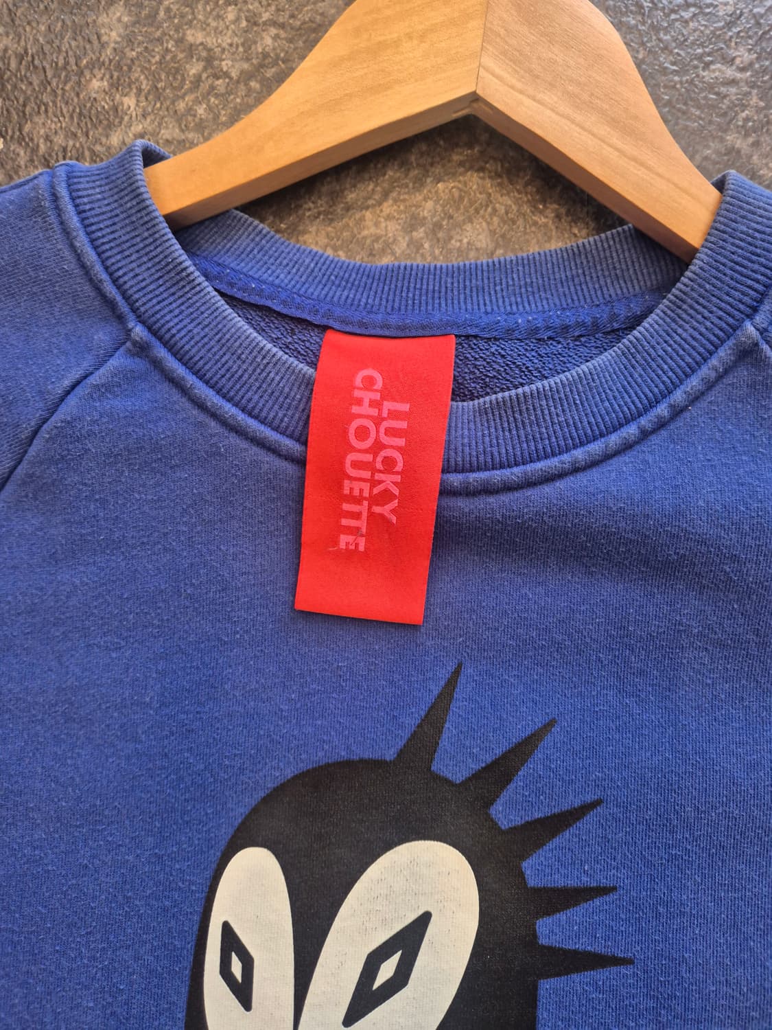 럭키슈에뜨(Lucky Chouette) 브랜드 LUCKY' 시퀸 맨투맨 상품이미지3