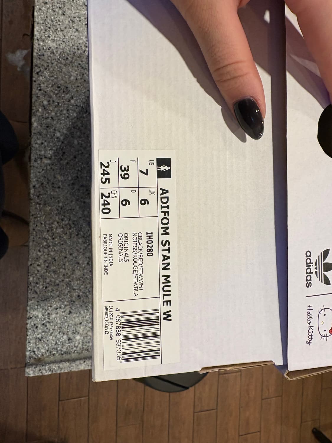 헬로키티X아디다스 상품이미지2