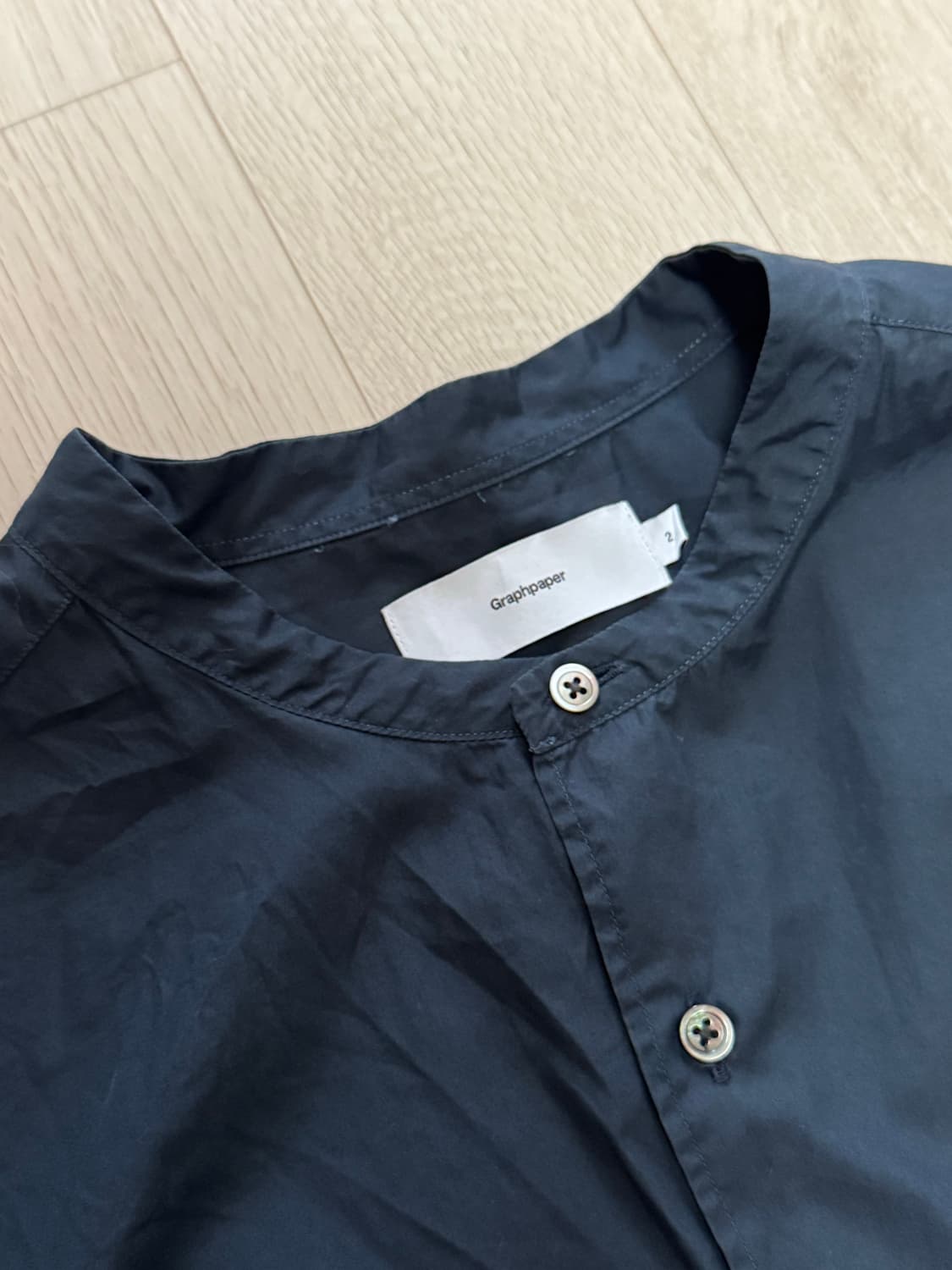 그라프페이퍼 오버사이즈 밴드카라 셔츠 네이비 2사이즈 상품이미지2