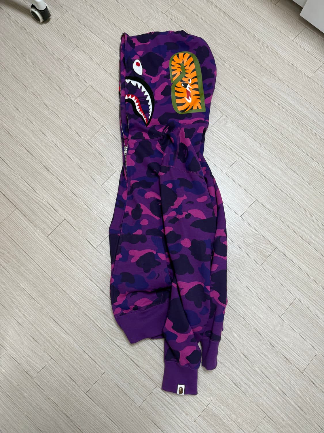 베이프 퍼플 샤크 후드집업 + (쇼핑백,비닐팩,영수증 다 있음) 상품이미지4