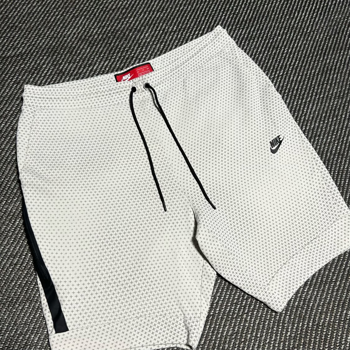 [2XL] Nike 나이키 테크팩 도트 아이보리 반바지 상품이미지2