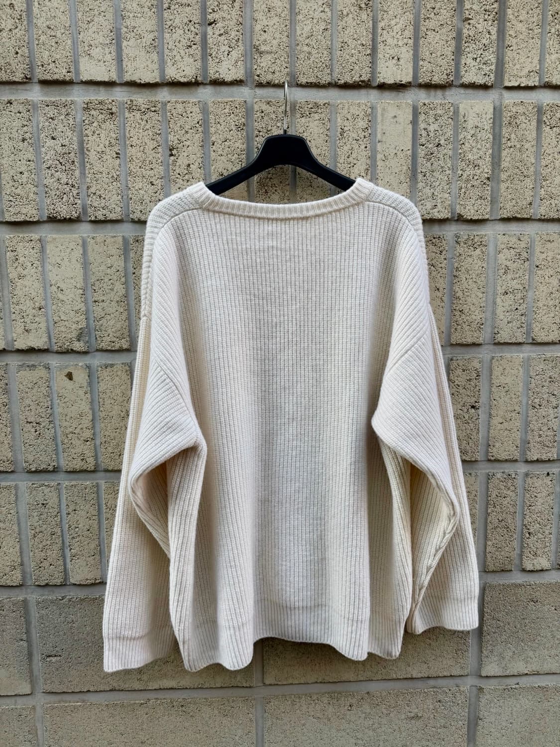 셀린느 울 리브스 스터드 로고 니트 상품이미지8