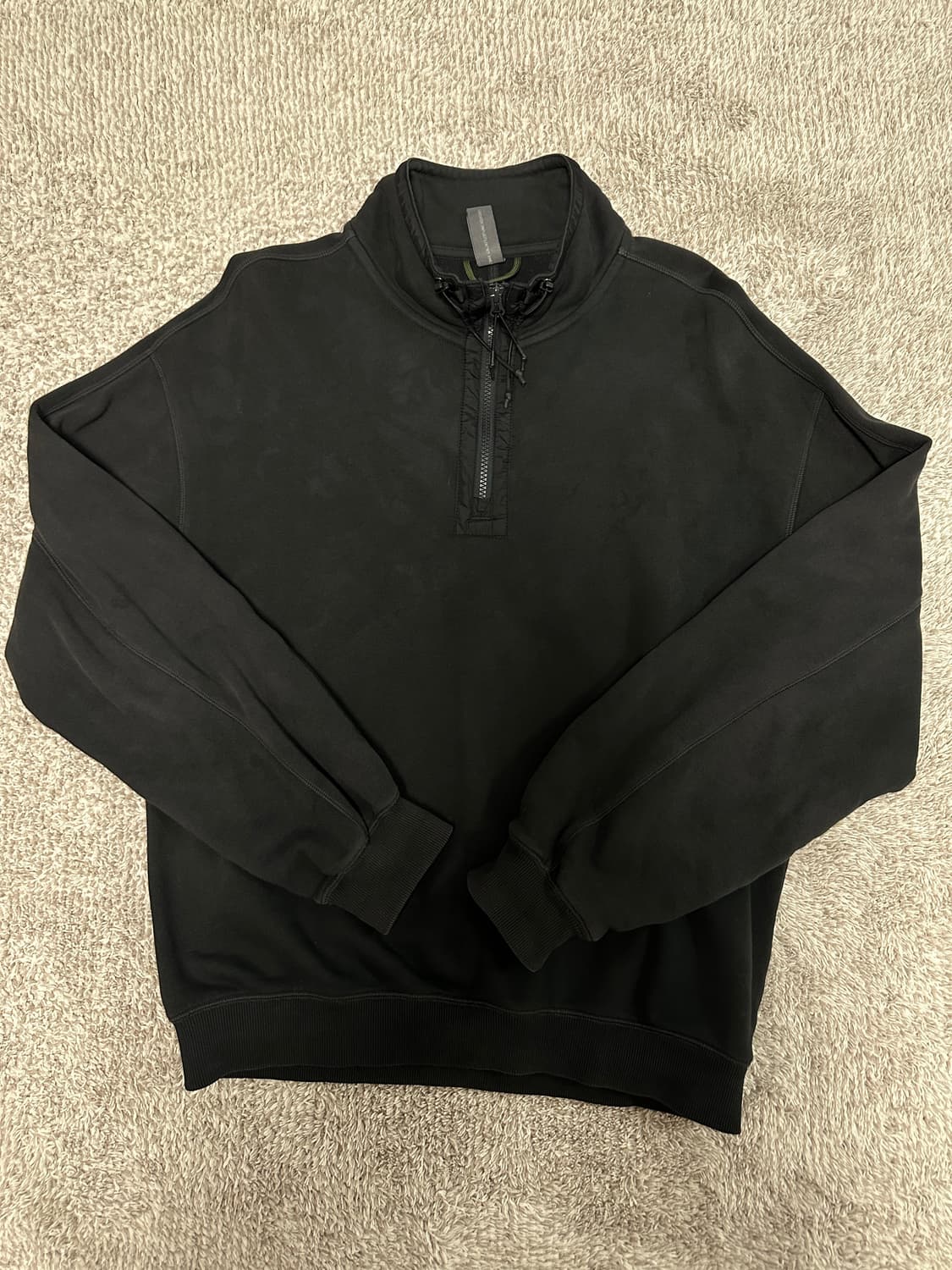 언어펙티드 스탠드 카라 하프집업 스웻 차콜 S 상품이미지1