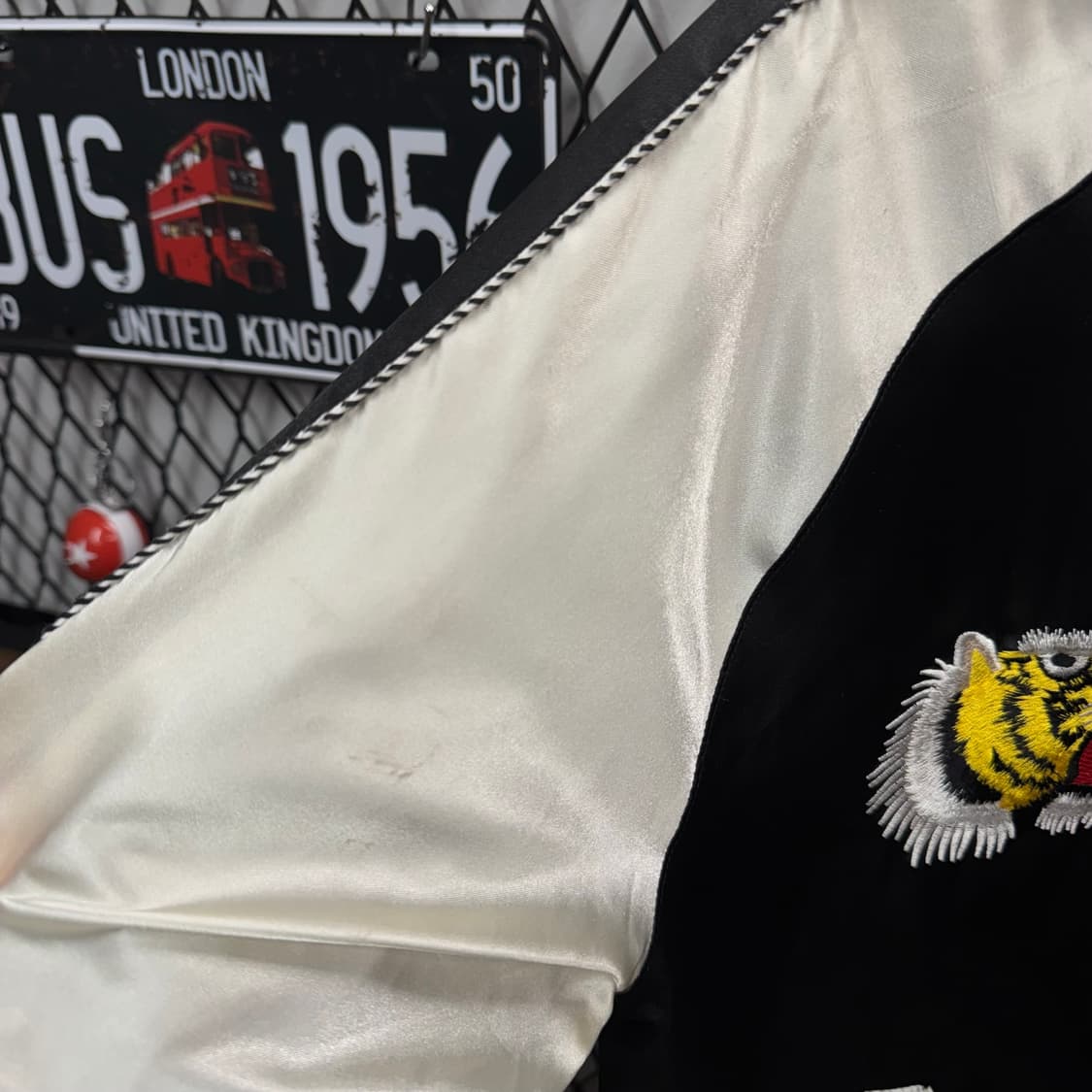 JPN VINTAGE 리버시블 스카쟌 봄버 자켓 전후면 자수 디테일 상품이미지9