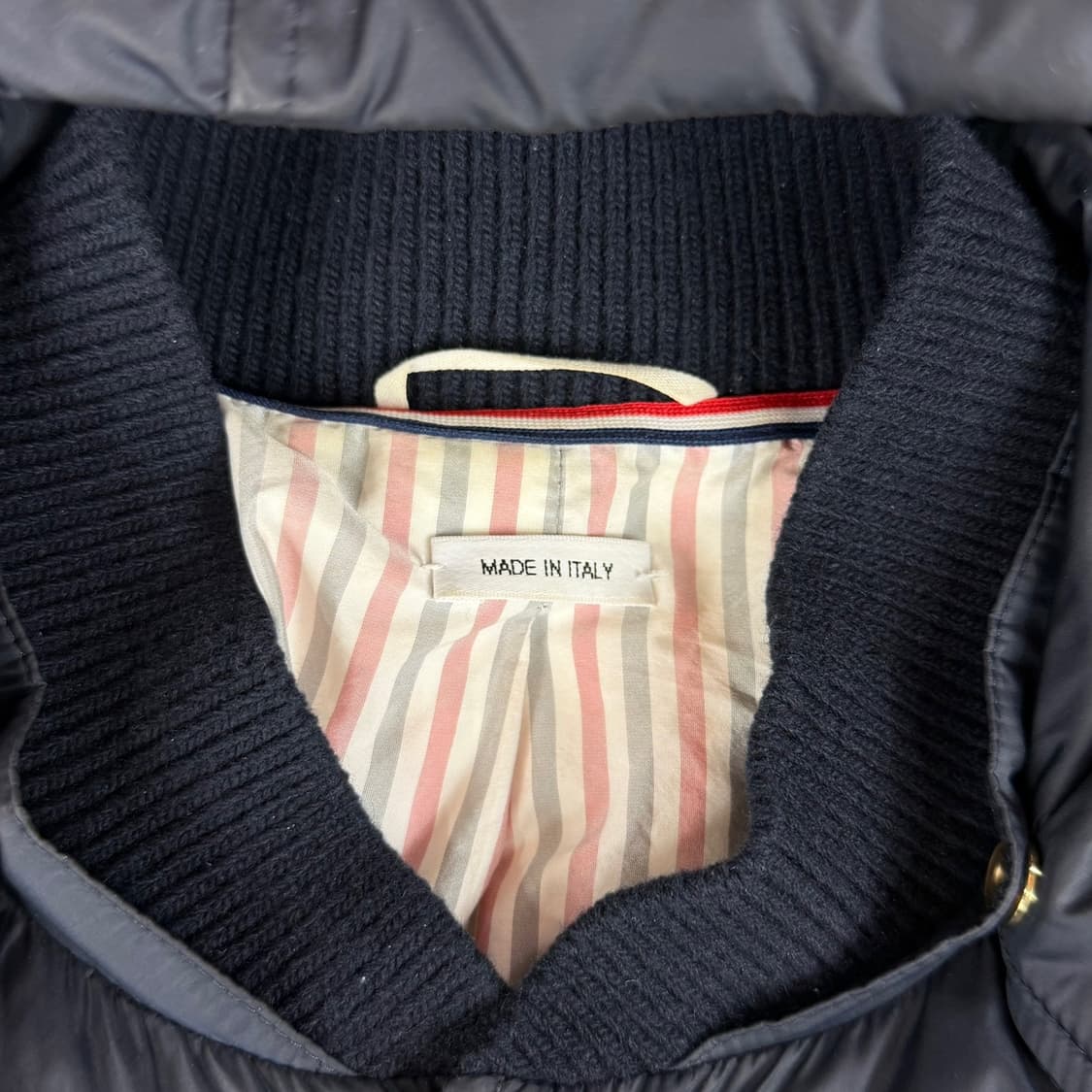 [리오브] 톰브라운 사선 완장 매트 피니쉬 금장 후드 패딩 상품이미지4