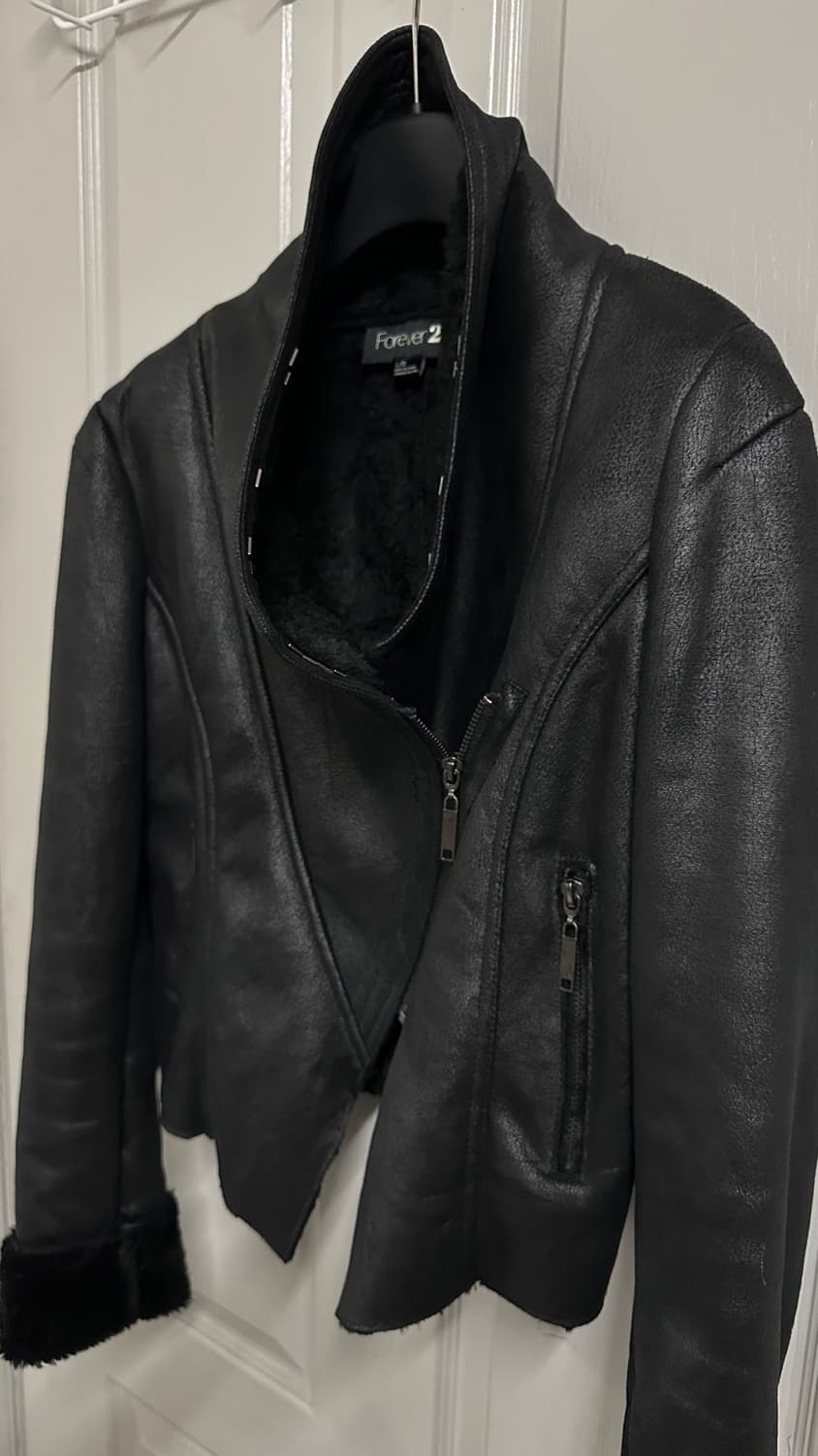 Forever 21 Cropped Shearling Jacket 상품이미지3