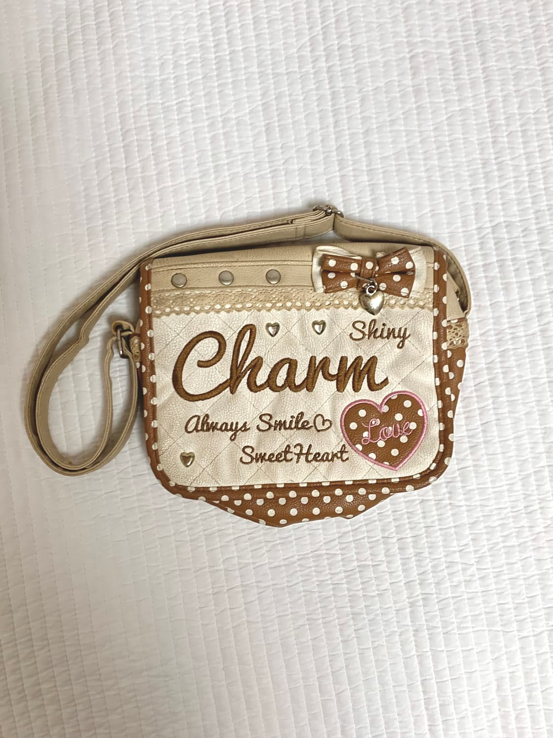 제시) charm 핀터레스트 라떼갸루 베이지 도트 크로스백 가방 상품이미지1