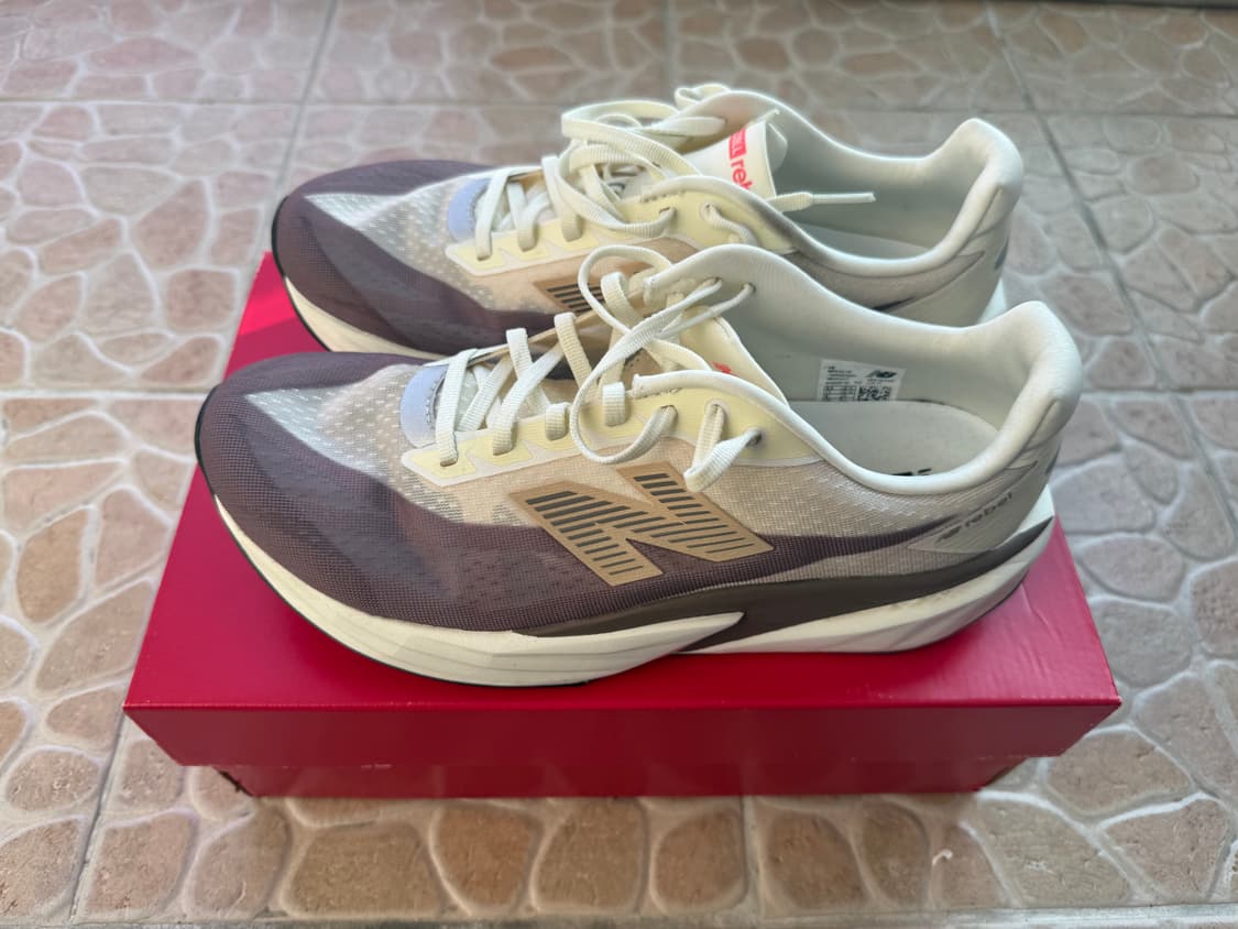 뉴발란스 레벨v5 275사이즈 와이드 상품이미지3