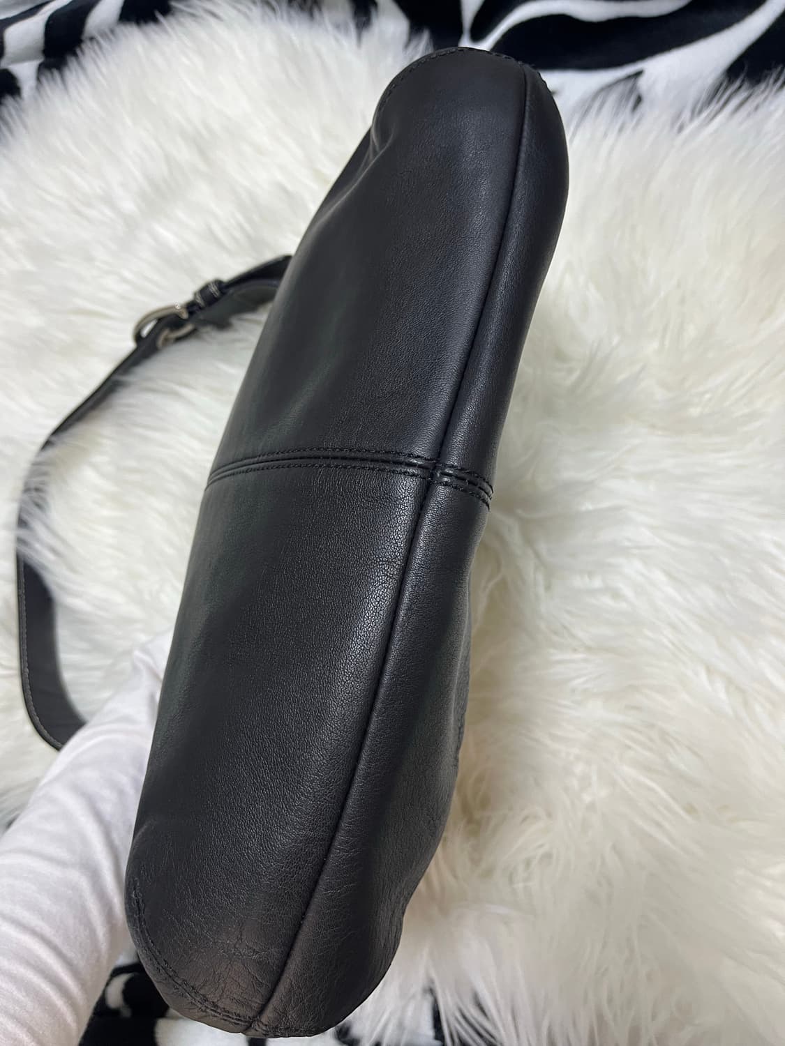 vintage coach black leather shoulder bag 상품이미지7