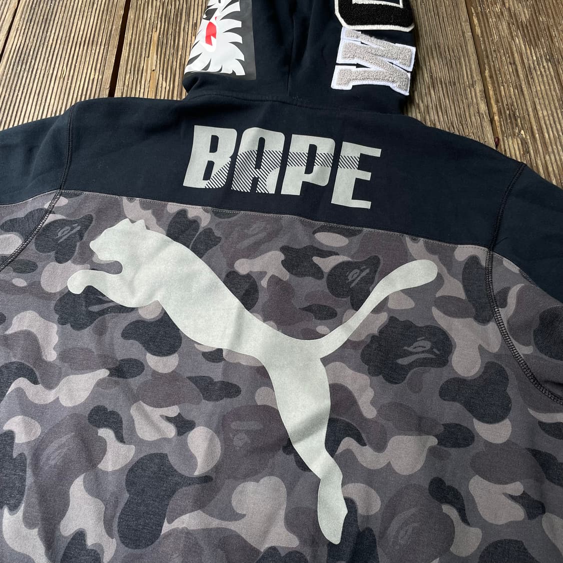 베이프 x 푸마 카모 샤크 후드집업 상품이미지8