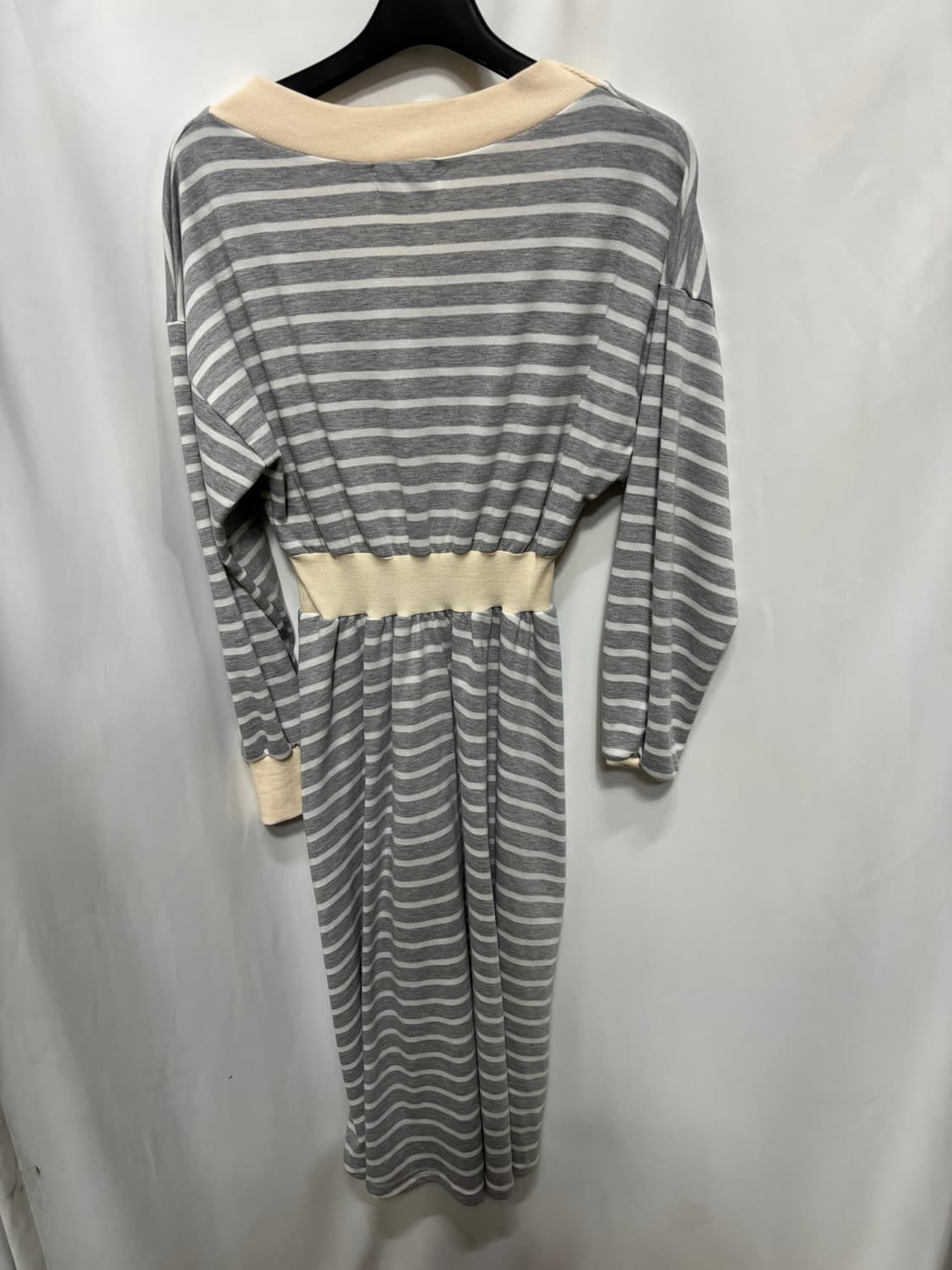 그레이 스트라이프 허리 밴딩 브이넥 롱 원피스 상품이미지4