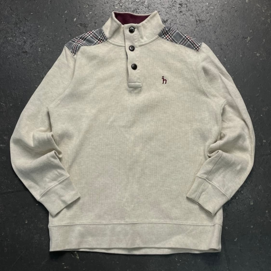 100 헤지스 반버튼 니트 상품이미지1