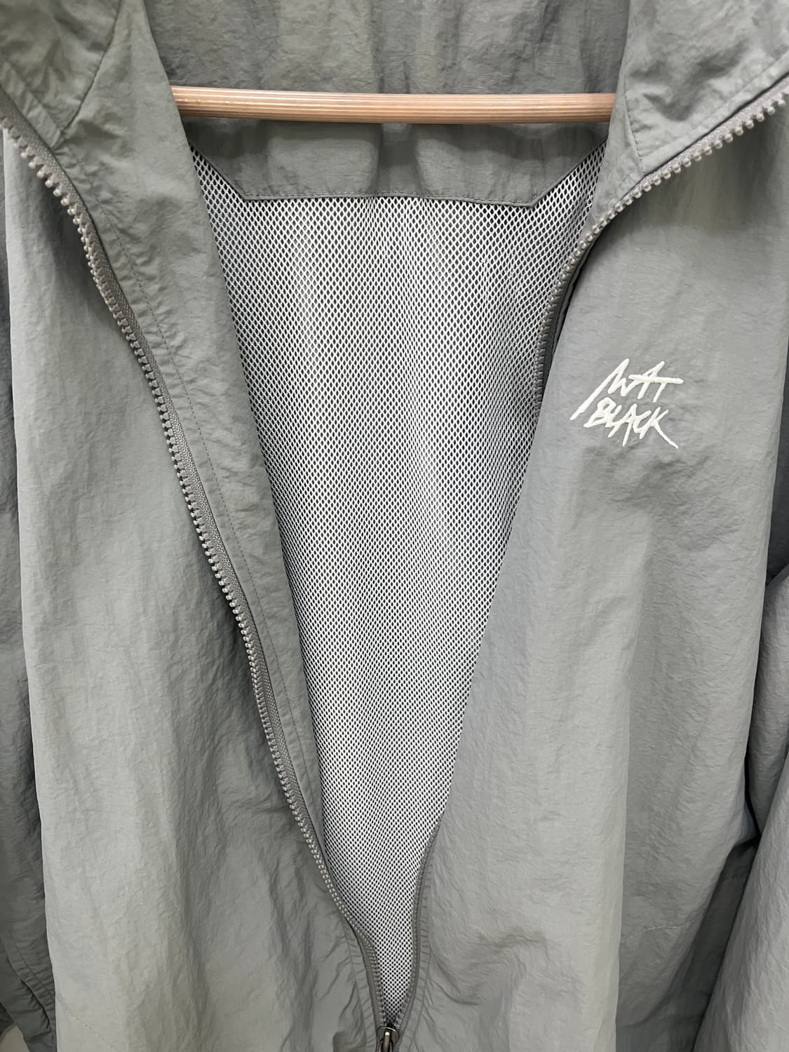 멧블랙 짐웨어 헬스 나일론 바람막이 자켓 상품이미지2