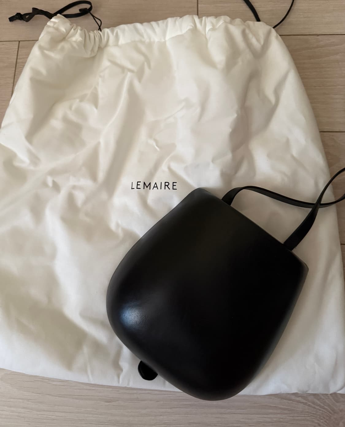 르메르 타코백 블랙 상품이미지1