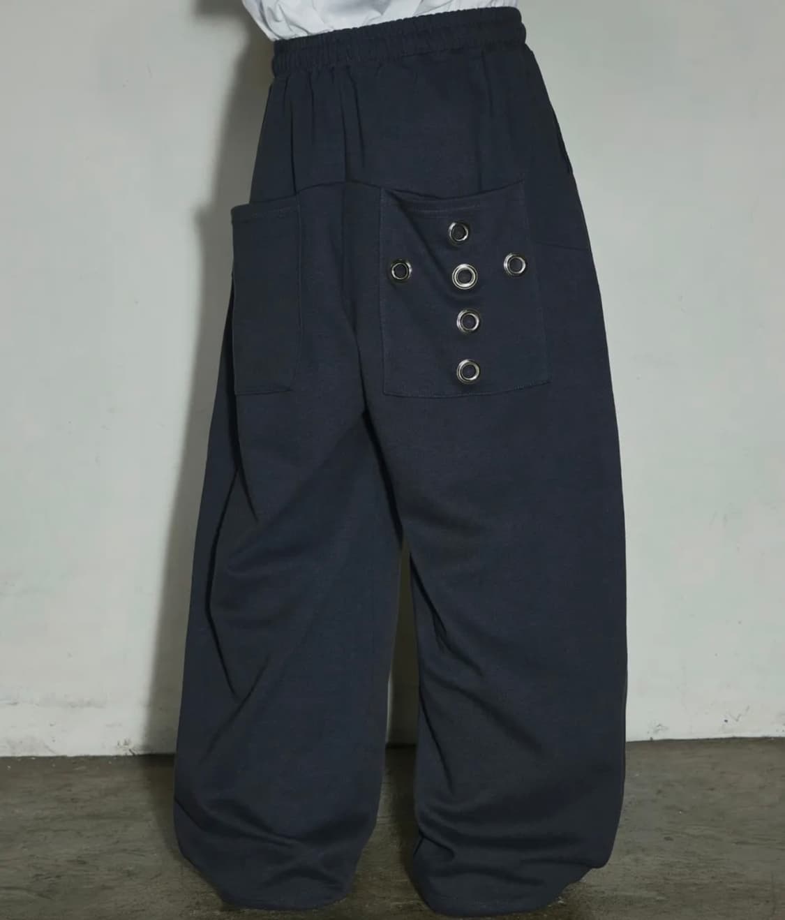 메가 와이드 아일렛 트레이닝 팬츠[차콜] 상품이미지1