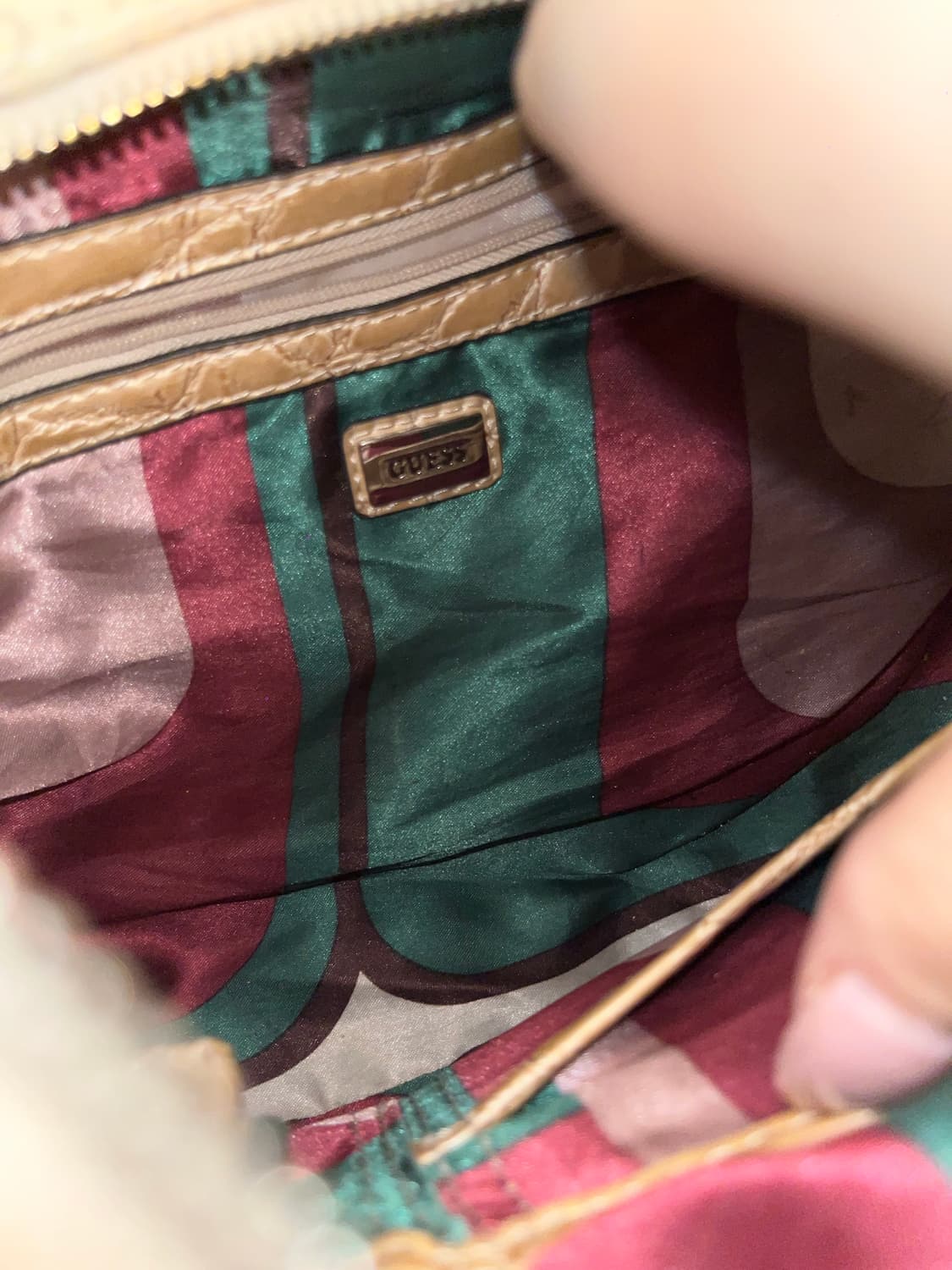 Guess beige Shoulder bag 상품이미지8