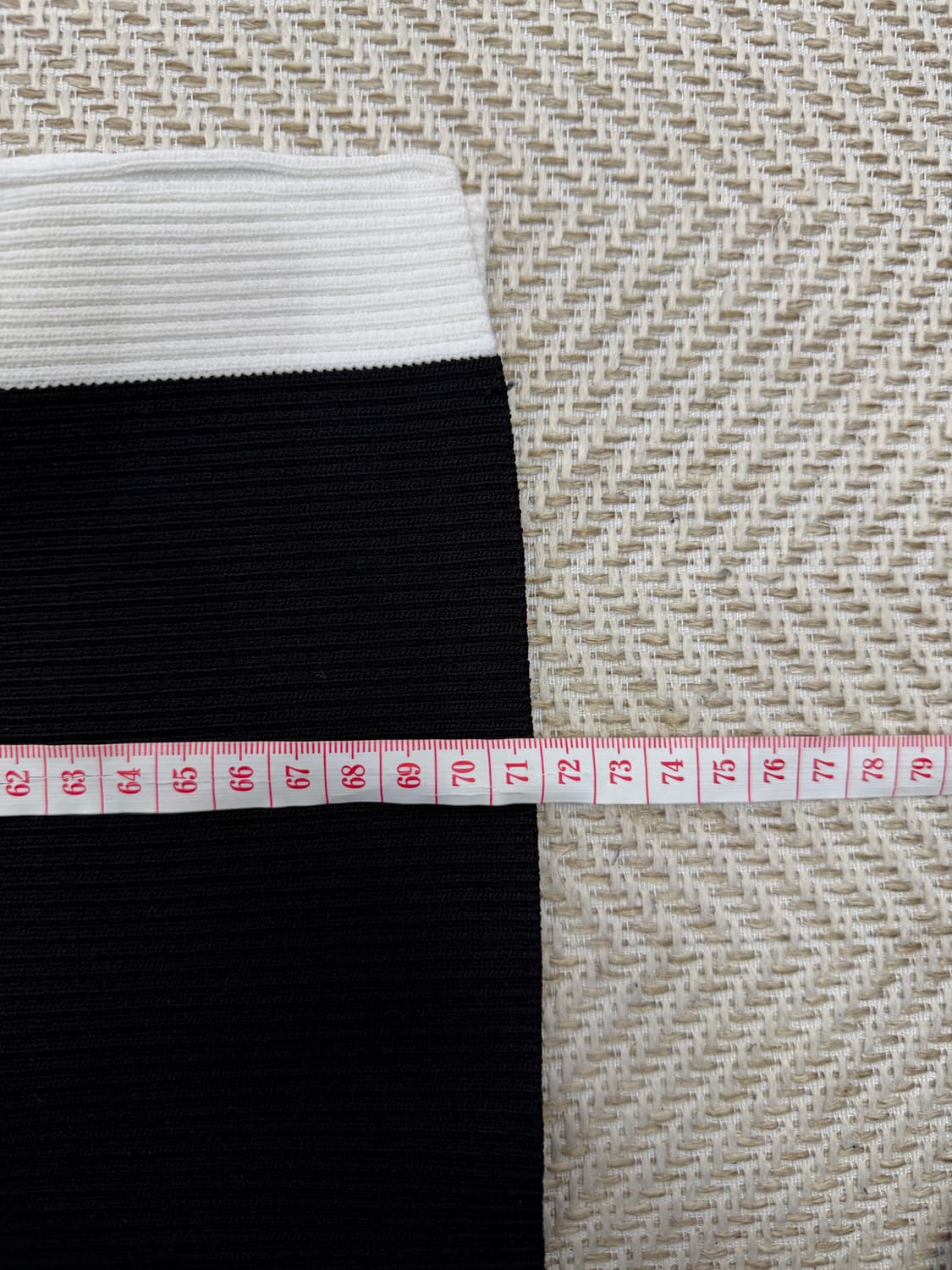 정품) 마이클코어스 블랙 화이트 배색 니트 스커트 S 상품이미지10