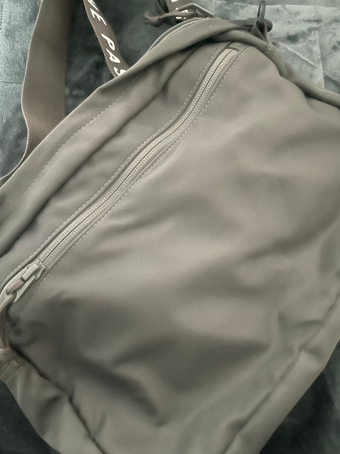 휴먼메이드 밀리터리 파우치 크로스백 라지 그레이 상품이미지3