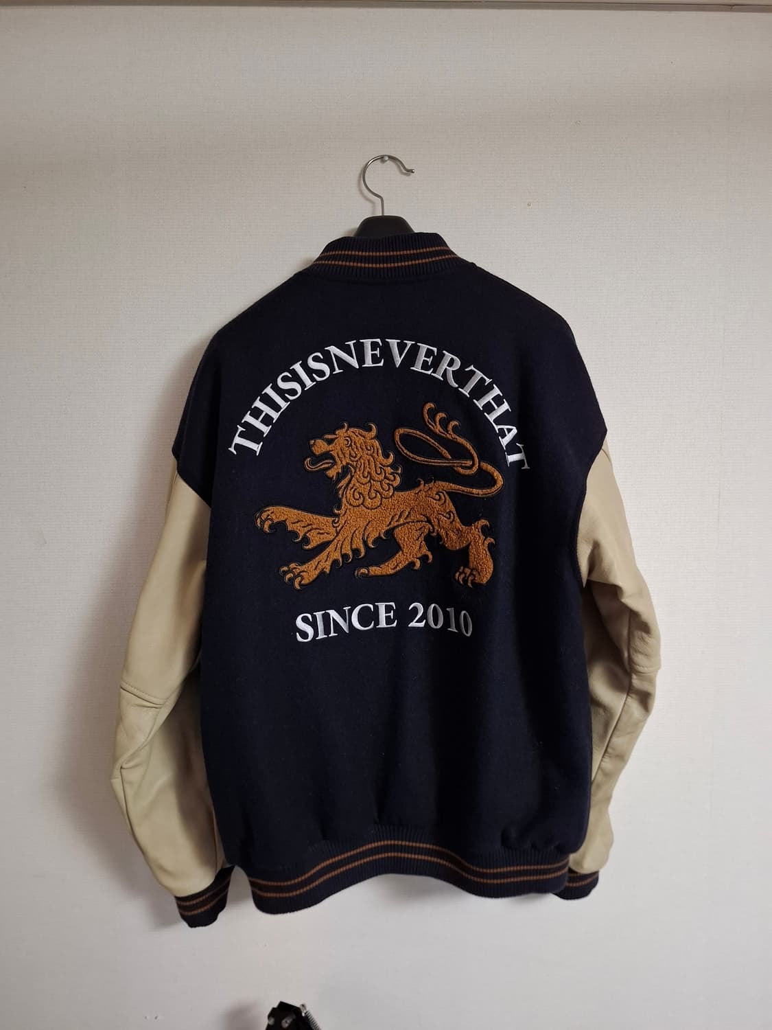 (m->s 교신) 디스이즈네버댓 2010 lion 바시티 상품이미지1