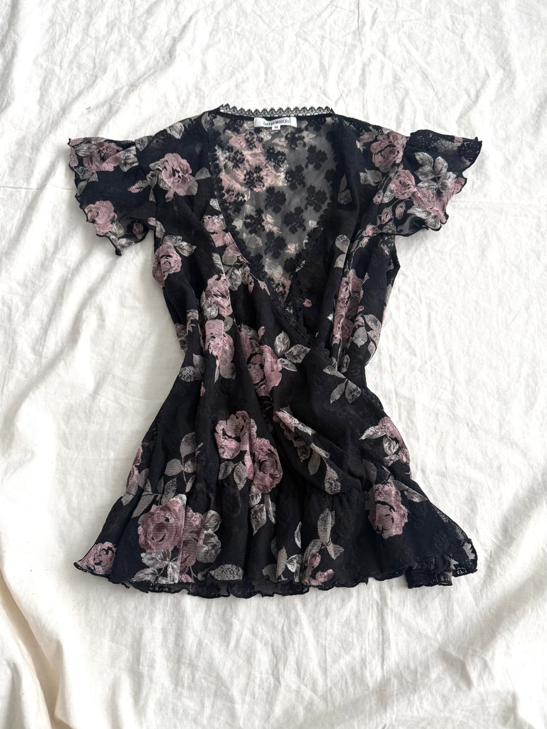 블랙 페어리 플로랄 시스루 드레이프 블라우스 상품이미지1