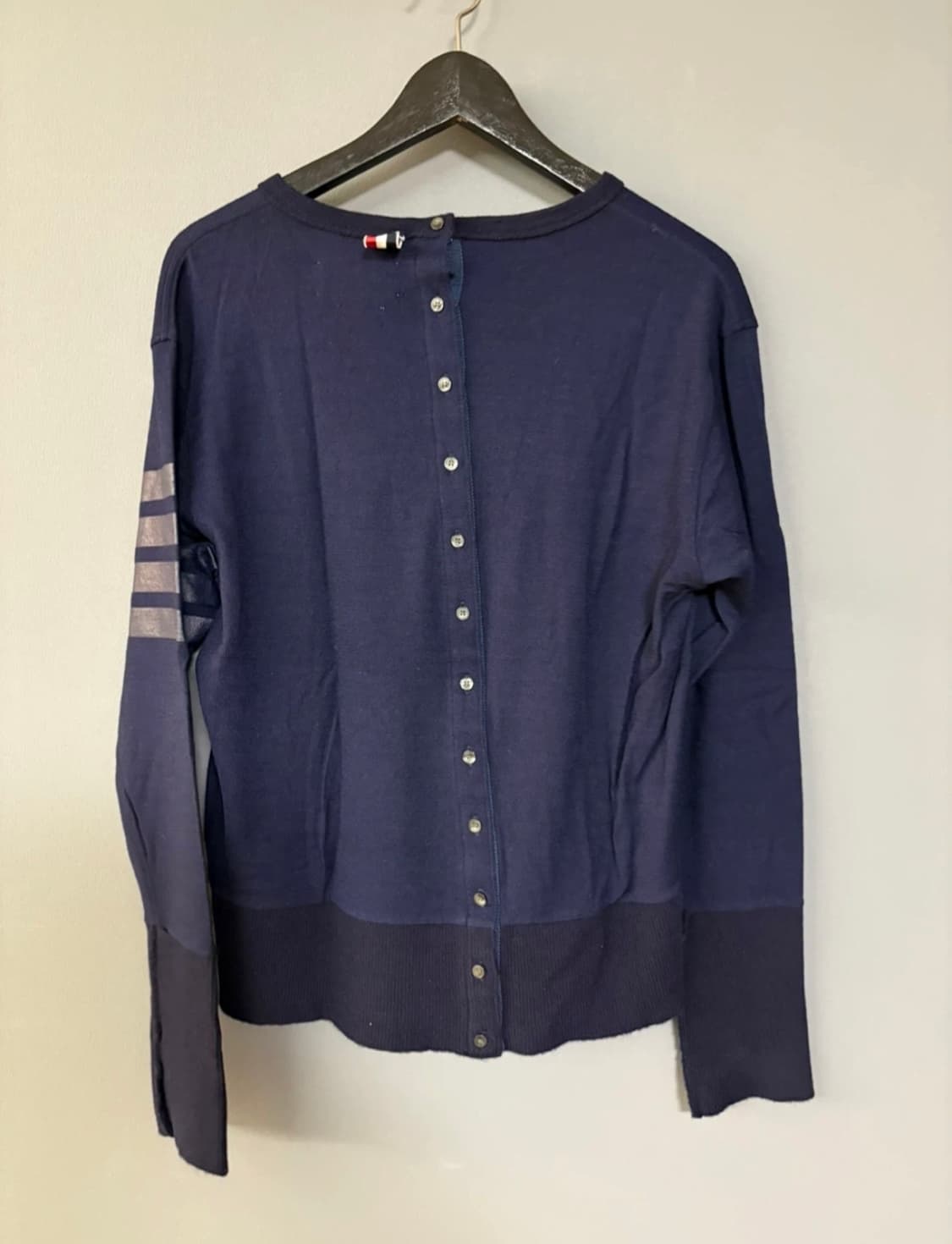 톰브라운 후면 버튼 니트 네이비 3사이즈 상품이미지4