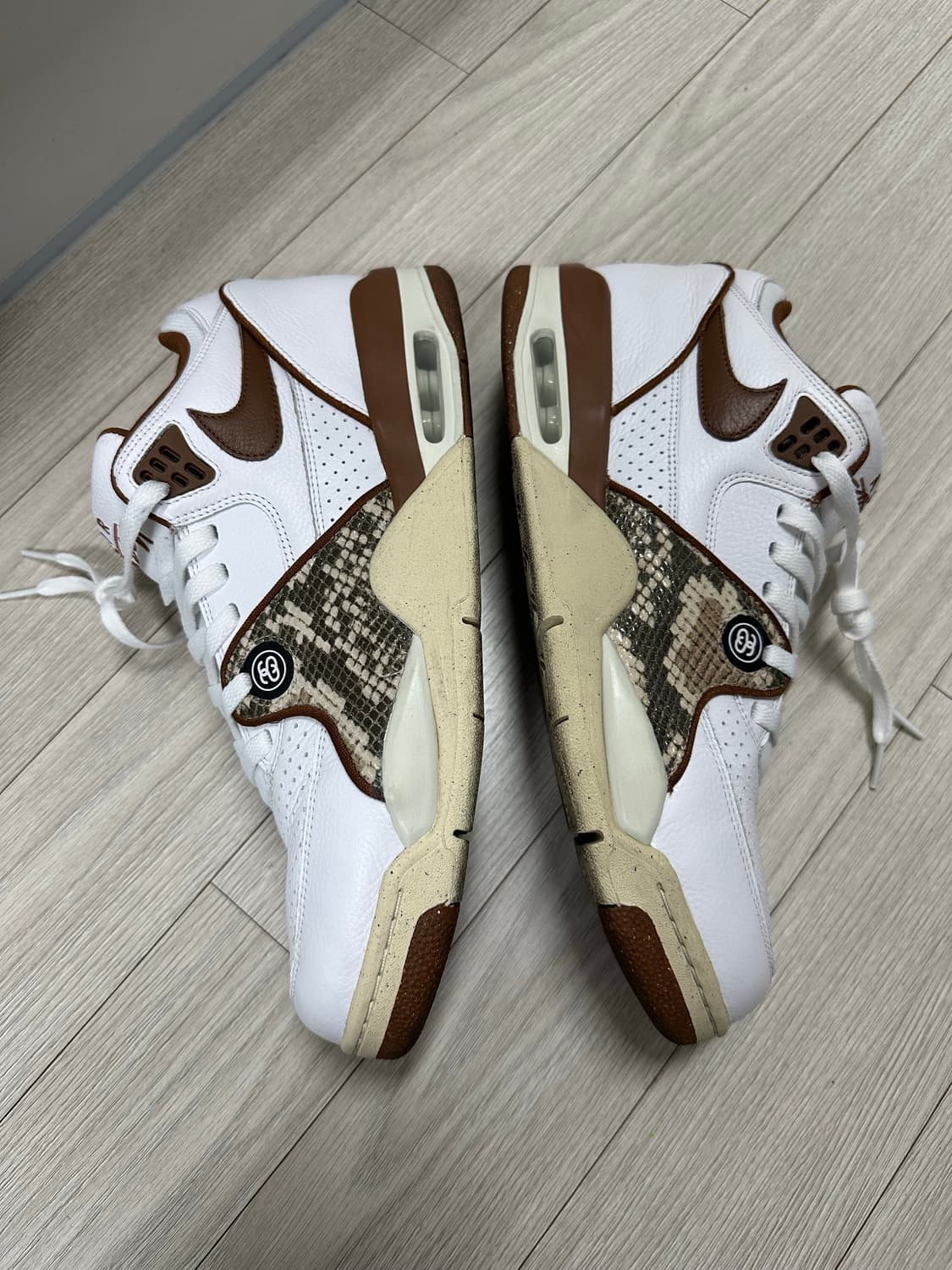 나이키 x 스투시 에어 플라이트 89 로우 화이트 앤 피칸 상품이미지5