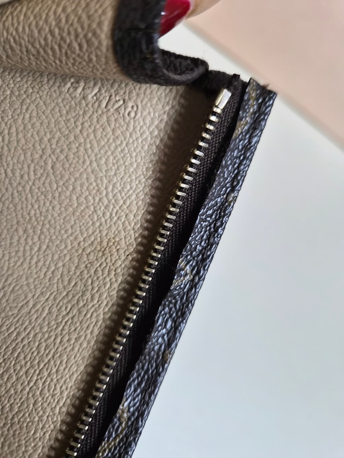 루이비통 정품 클러치  상품이미지8