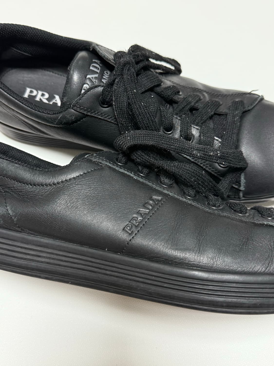 프라다 레더 블랙 스니커즈 8.5 상품이미지4