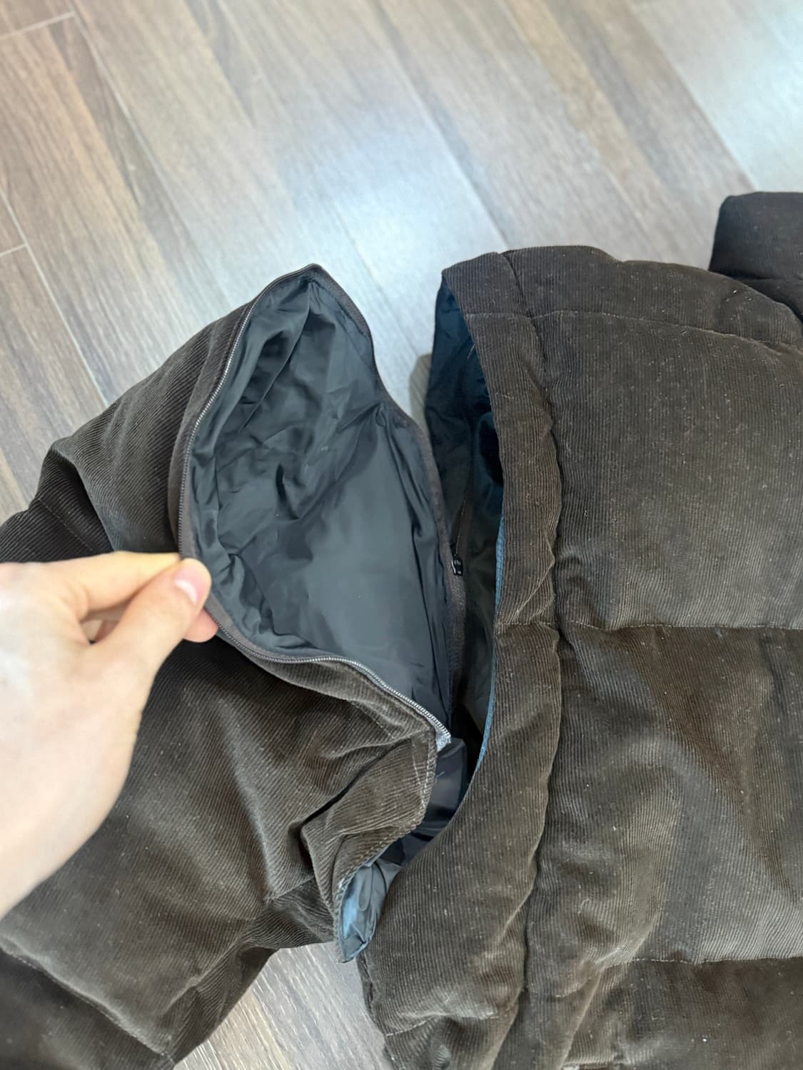 Prada 프라다 25FW 코듀로이 패딩 상품이미지6