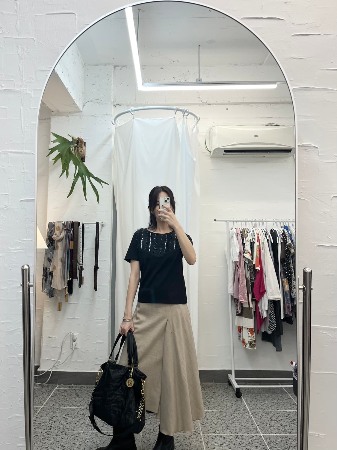 블랙 비즈포인트 티셔츠 상품이미지2
